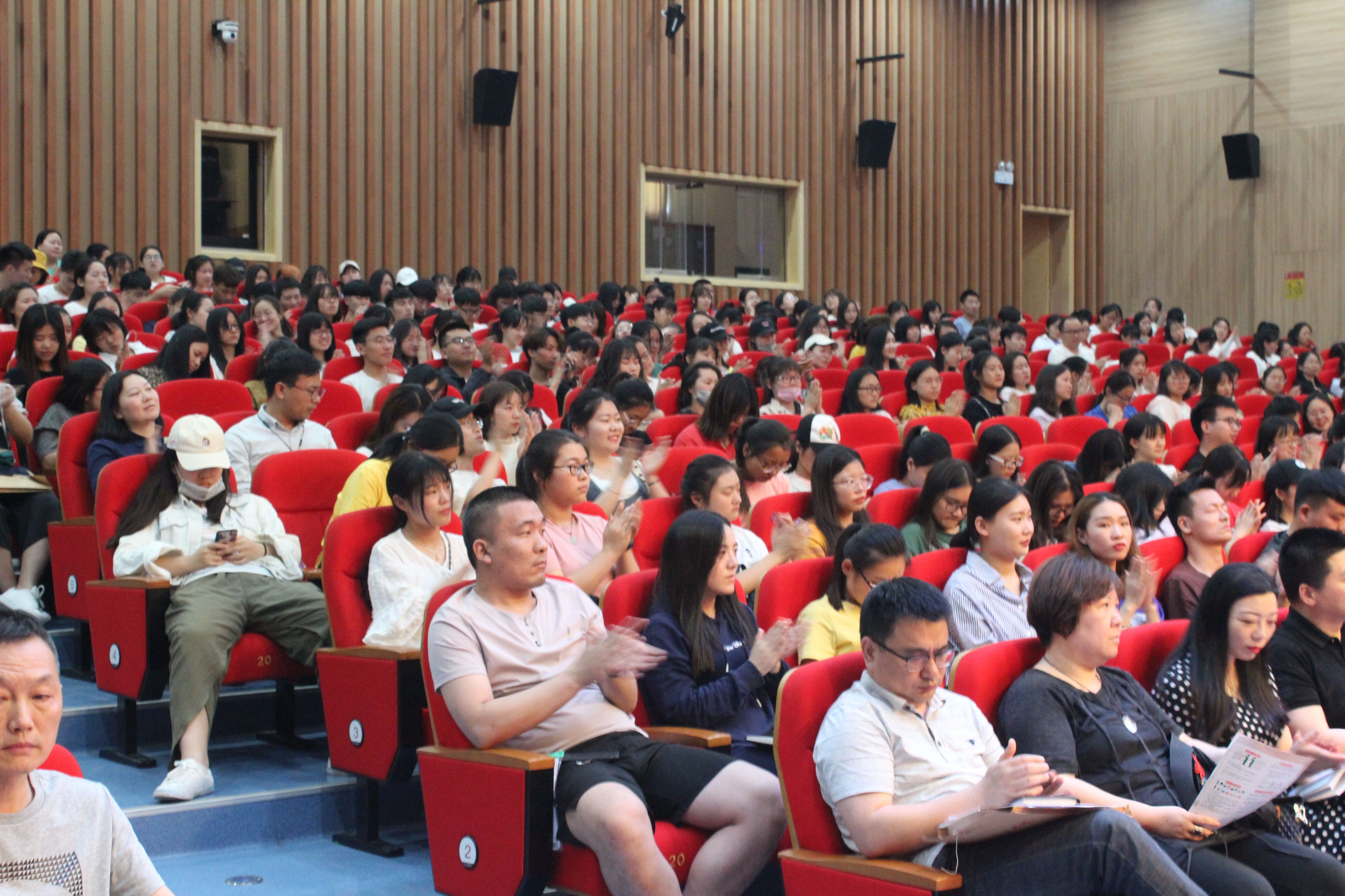 IMG_7869.JPG IMG_7869.JPG